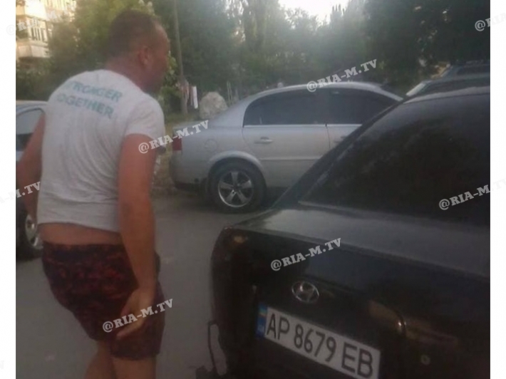 Пьяный таксист за рулем Хюндая терроризирует Мелитополь (фото)