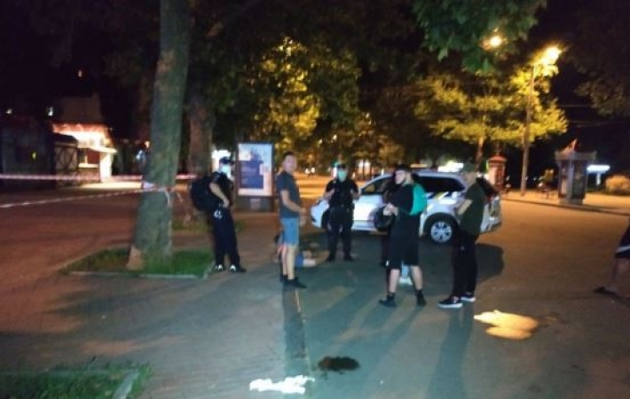 ​В центре Николаева молодежь устроила массовую драку со стрельбой: фото