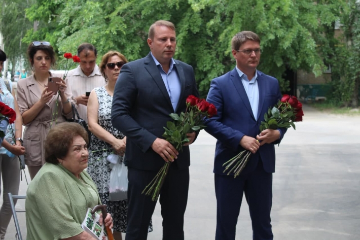 В Мелитополе открыли мемориальную доску выдающемуся земляку (фото, видео)