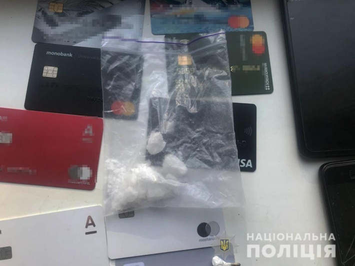 В Запорожье задержали двух наркоторговцев с "товаром" на 35 тыс грн.