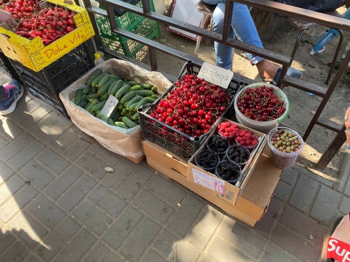 В Мелитополе на рынке уже продают кукурузу, а фрукты подорожали по второму кругу (фото)