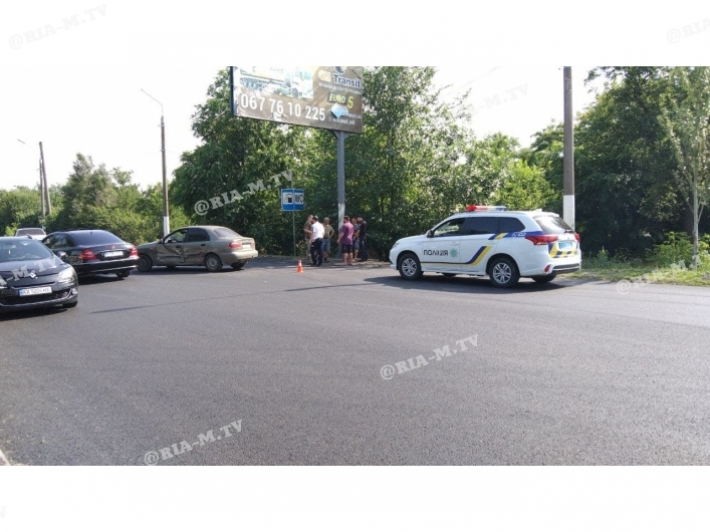На въезде в Мелитополь ВАЗ таранил Ланос (фото, видео)