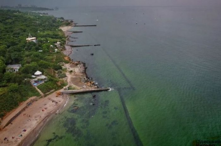Одессу атаковали туристы, Черное море изменило цвет. ВИДЕО