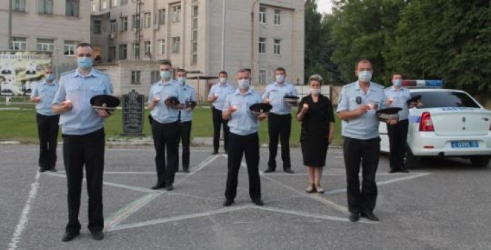 Курьез дня: в России полицейские провели загадочный обряд на раскрываемость преступлений