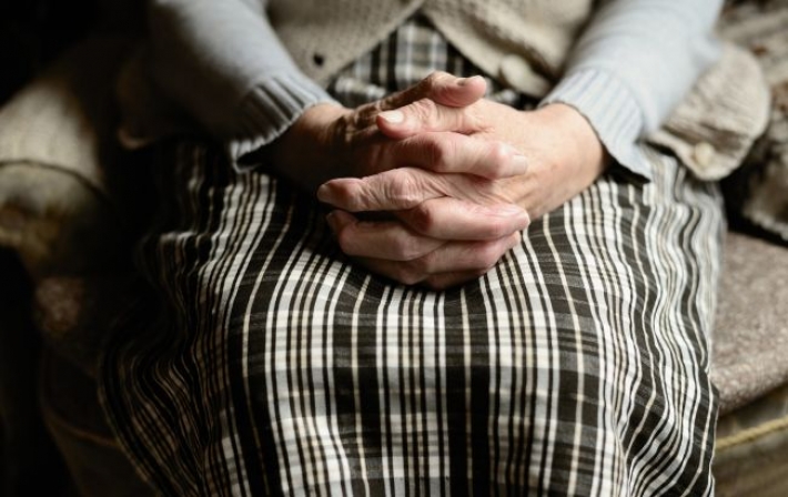 Во Львове 80-летняя бабушка подала милостыню кришнаитам: причина поступка заставит улыбнуться