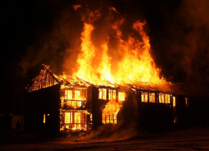 В Запорожье пожар уничтожил двухэтажный дом. Новые подробности (фото)