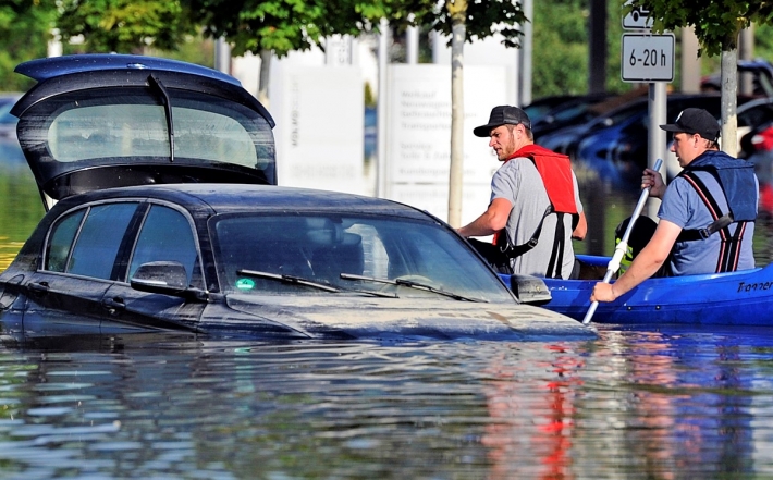В Запорожье снова потоп. Центр города под водой (видео)