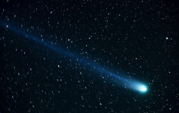 Ученые открыли гигантскую комету, которая пришла с окраин Солнечной системы (фото)