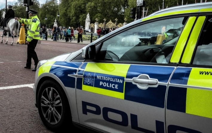 В Лондоне двое неизвестных напали на главврача Британии (видео)