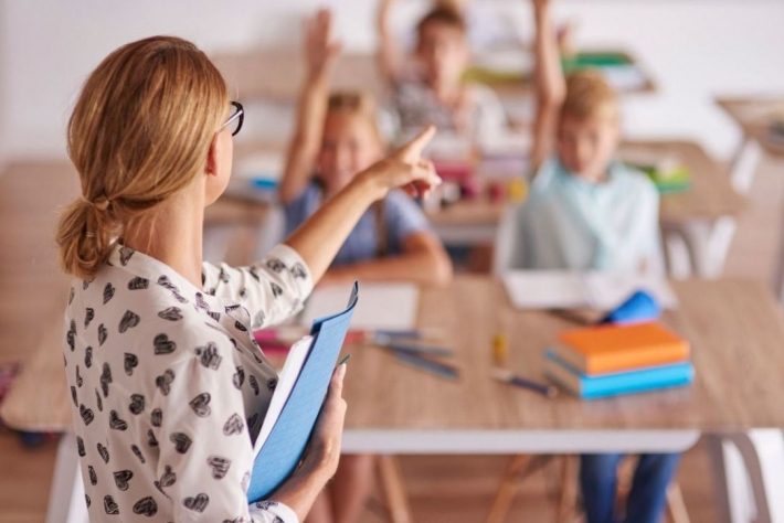 В Мелитополе родители могут пожаловаться на  учебные заведения - проверят без предупреждения