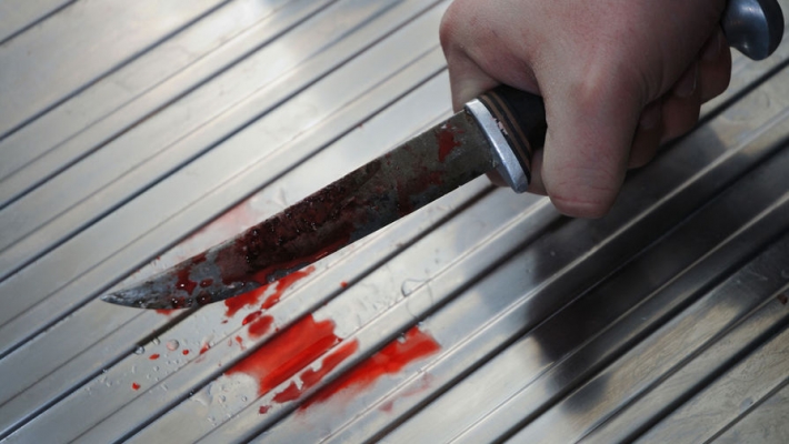 В Запорожской области мужчина воткнул себе нож в живот