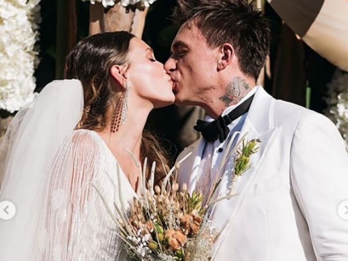 В любви и радости: Тодоренко и Топалов отметили бумажную свадьбу