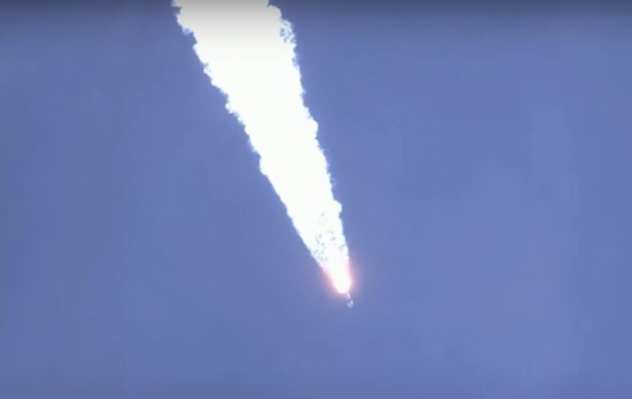 Маск показал впечатляющее видео приземления ракеты Falcon