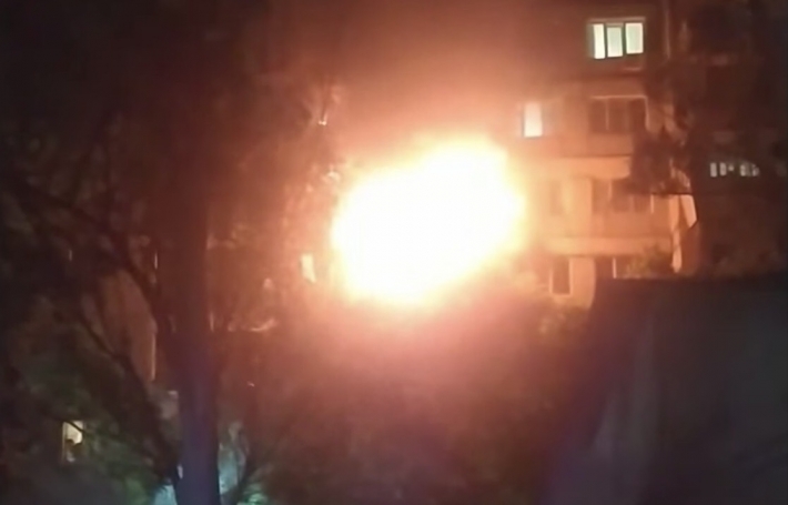 В Запорожье спасатели приехали тушить пожар без воды (видео)