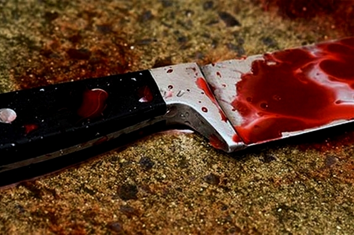 В Запорожье и области мужчина и девушка нанесли себе раны ножом