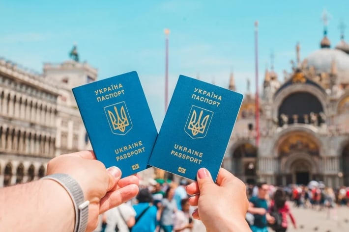 В Евросоюзе официально разрешили открыть границы для украинских туристов