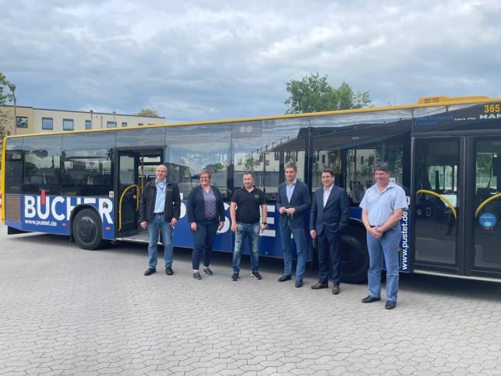 Мэр Мелитополя показал, какие автобусы привезут в Мелитополь из Германии (фото)