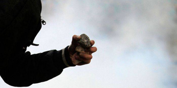 В Мелитопольском районе пьяный мальчик бросал камни в прохожих
