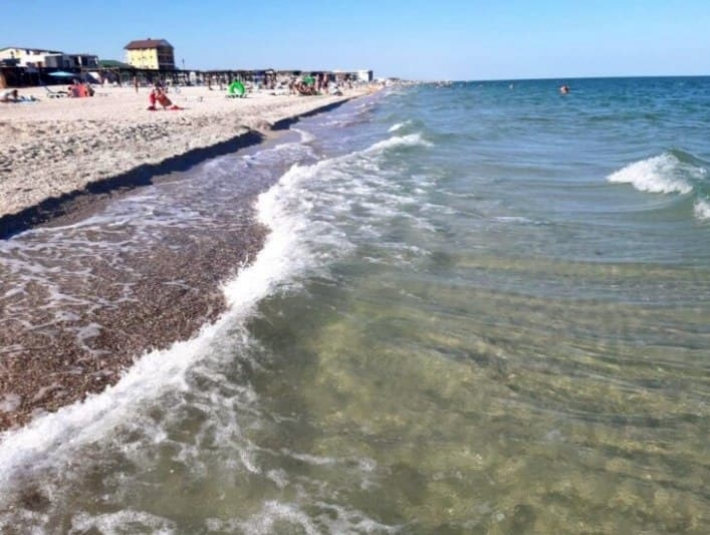 На Азовском море нашли место, где нет медуз и есть отдых дешевый (фото)