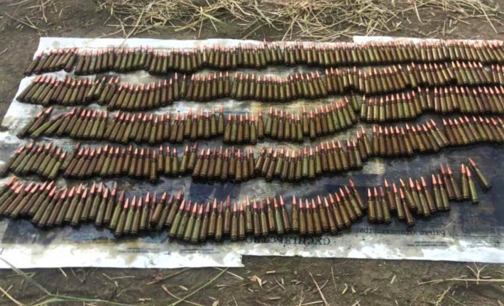 В Запорожской области обнаружили еще один тайник боеприпасов (фото)