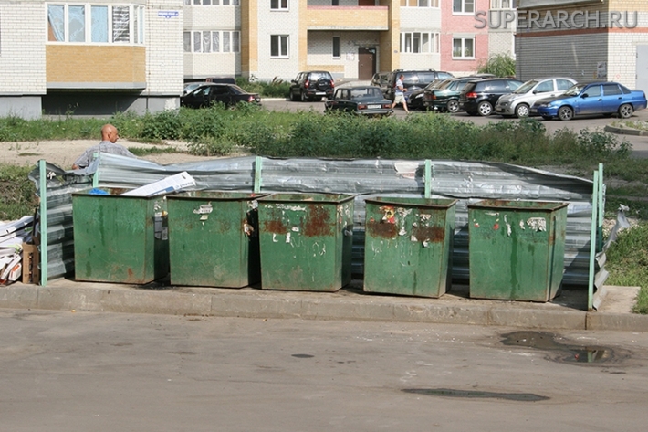 В Мелитополе для депутатов приготовили мусорные баки (фото)