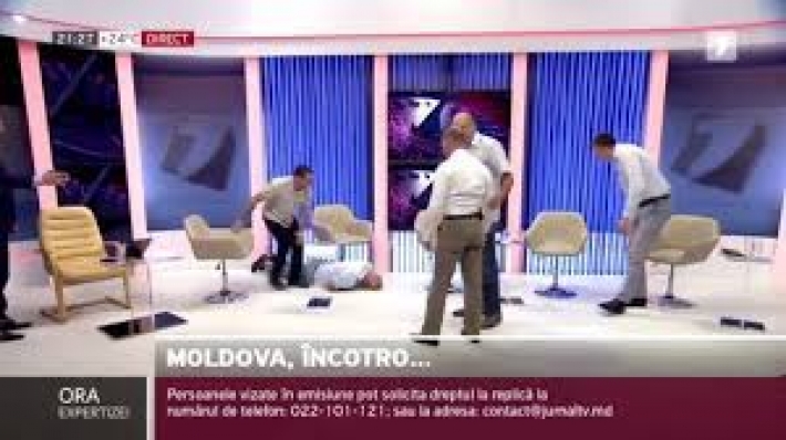​В Молдове в прямом эфире "вырубили" экс-замглавы МВД: видео жесткой драки