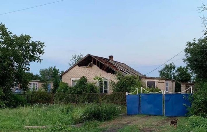 Ночной ураган в Мелитопольском районе срывал крыши с домов (фото)