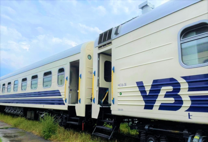 "Укразлизныця" отремонтировала вагоны поезда "Киев-Запорожье" (фото)