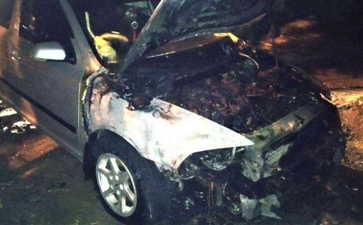 В Мелитополе ночью сгорел автомобиль (фото)