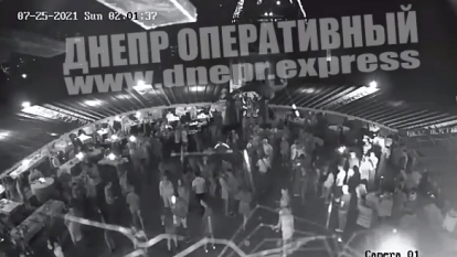В днепровском клубе "Бартоломео" избили двух парней до полусмерти: видео момента