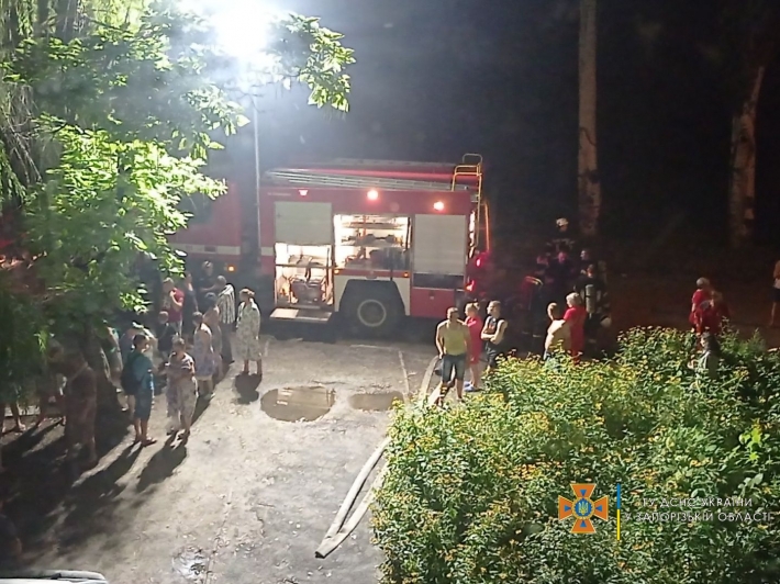 В Запорожье при пожаре в многоэтажке эвакуировали 35 человек