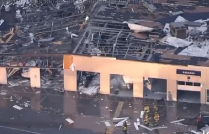 В США два торнадо в щепки разрушили дома (видео)