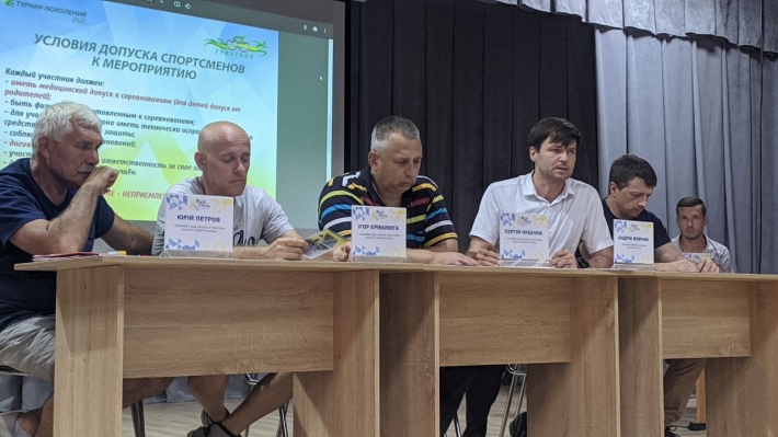 На предстартовой пресс-конференции организаторы не раскрыли главную интригу триатлона в Мелитополе (фото, видео)