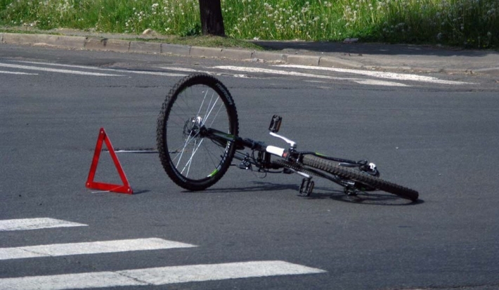 В Запорожье в ДТП велосипедист получил травму головы