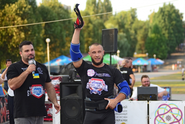 Житель Мелитополя стал Чемпионом мира по богатырскому многоборью (фото)