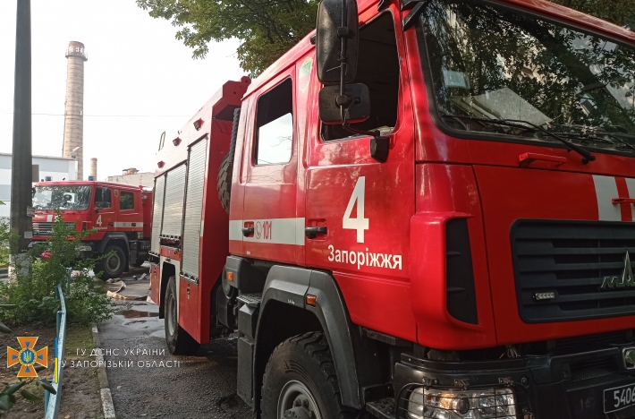 В Запорожье спасатели ликвидировали пожар в девятиэтажном доме