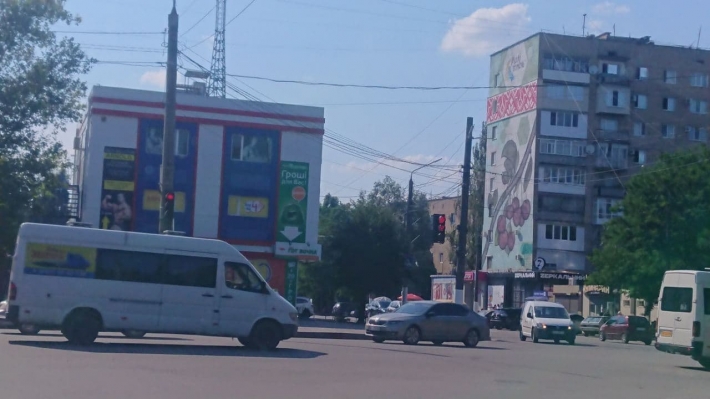 В Мелитополе на опасном перекрестке появился новый светофор (фото)