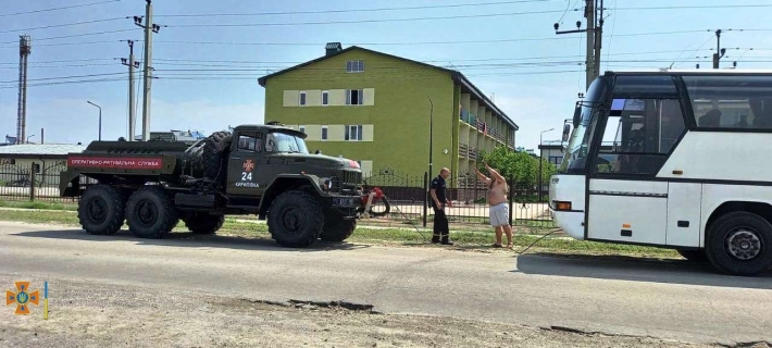 В Кирилловке застрял пассажирский автобус (фото)