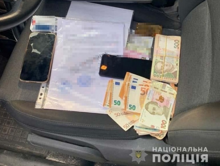 Директора предприятия из Запорожья задержали в Днепре за взятку в 250 тыс. грн