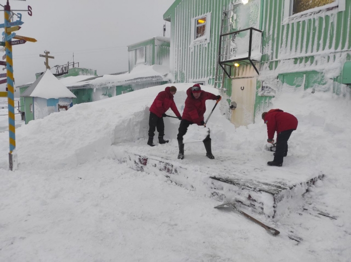 Как полярник из Мелитополя в Антарктиде выживает (фото)