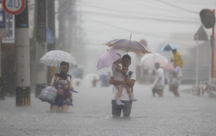 В Японии дожди привели к наводнениям (видео)