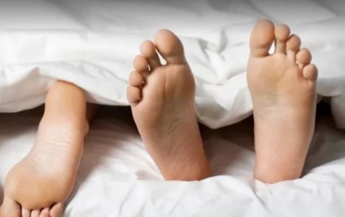 Ноги во время сна должны выглядывать из-под одеяла – медики