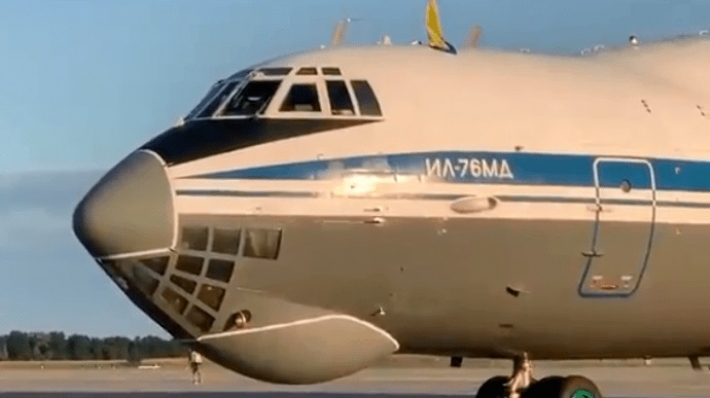 Мелитопольские летчики доставили сегодня эвакуированных украинцев из Афганистана в Киев