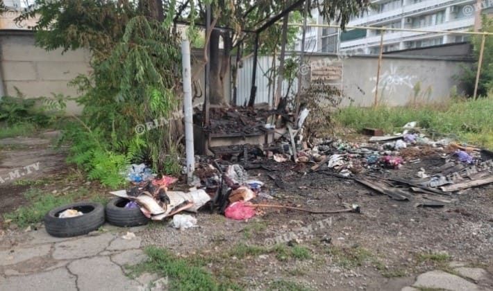 В Мелитополе бездомный варил борщ и едва не сжег гостиницу (фото, видео)