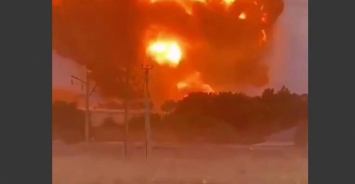 В Казахстане произошли взрывы на складе боеприпасов: более 30 раненых (видео)
