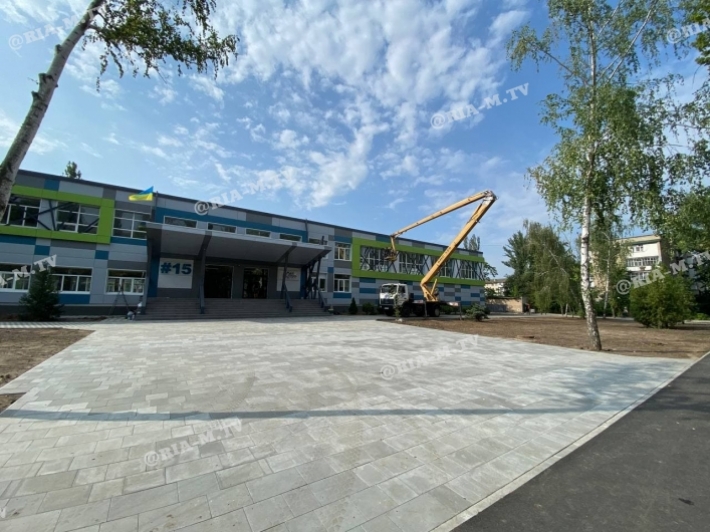В Мелитополе мэр показал, как выглядит самая современная школа в Украине (фото, видео)