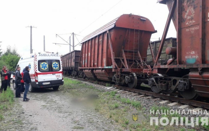 Последние каникулы: на Киевщине возле железнодорожного пути нашли мертвым 13-летнего парня