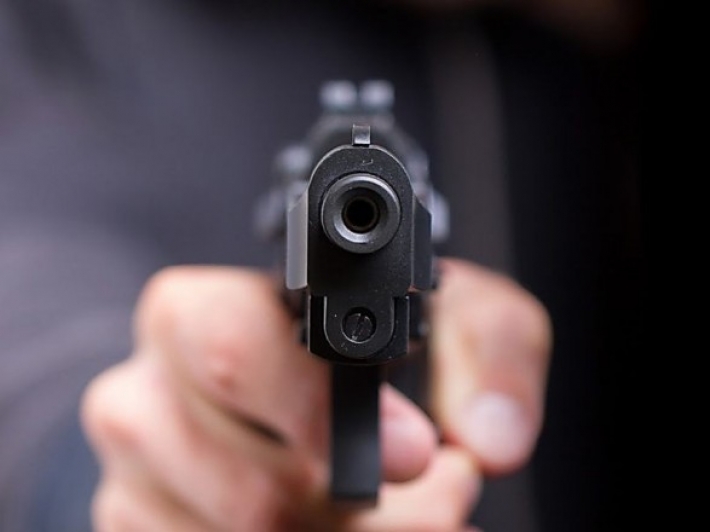 В Мелитополе сотруднику АБЗ водитель угрожал пистолетом (видео)