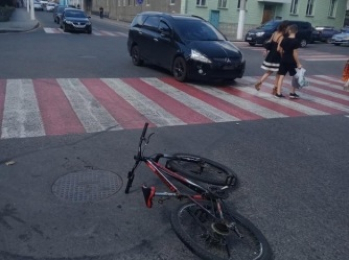 В Мелитополе иномарка сбила велосипедиста (фото)