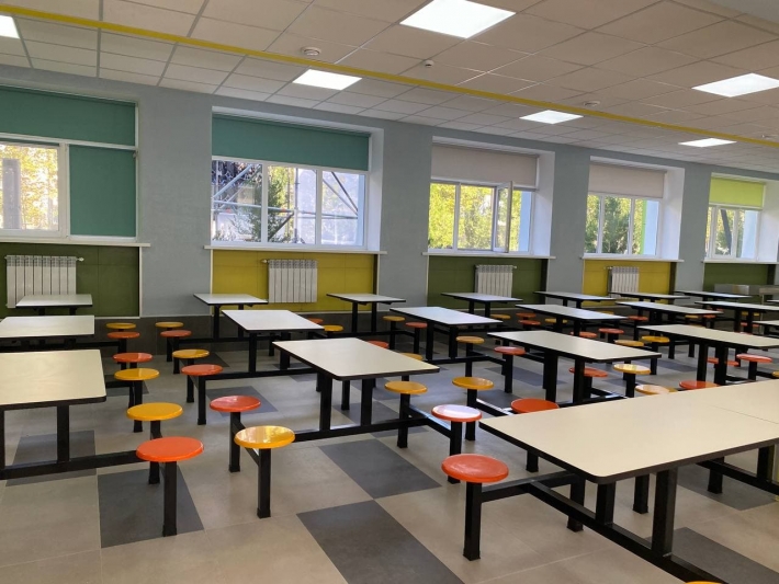 В открывшийся школе будущего в Мелитополе столовая, как современное кафе (фото, видео)